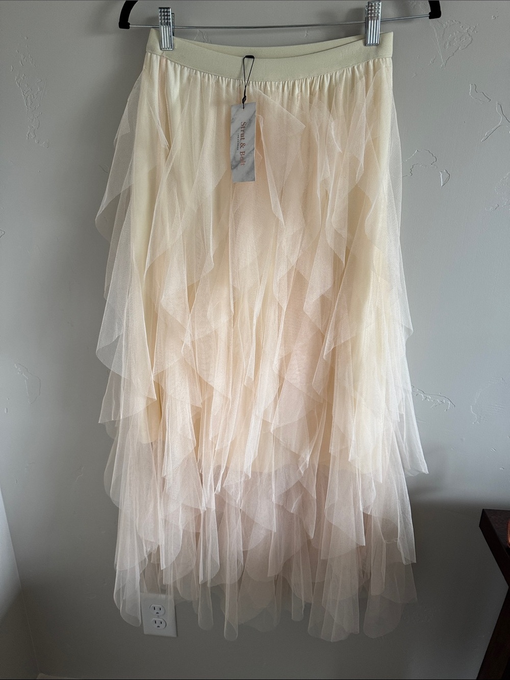 Strut & Bolt lined tulle skirt in a creamy yellow